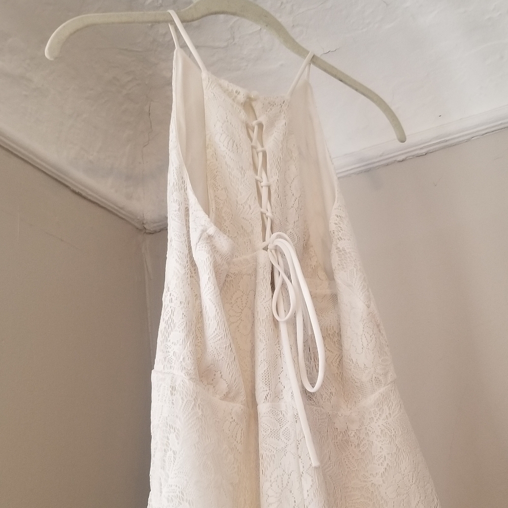 White Spring/Summer Dress - Picture 5 of 6